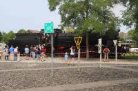 Dampflokomotive neben der Parkbahn